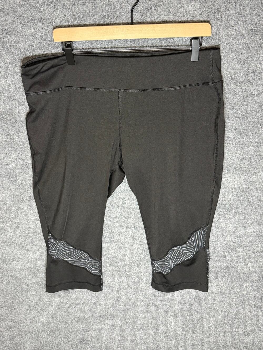 Athletic Works Women’s Capri Leggings XL 16-18 Black Active Workout Pants